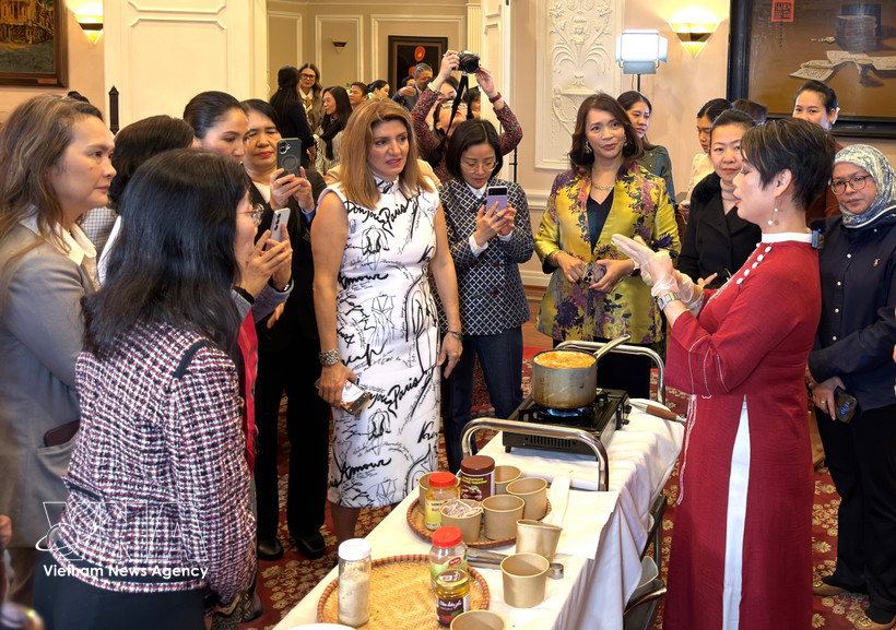 Vietnamese vegetarian cuisine promoted to diplomatic community in U.S.